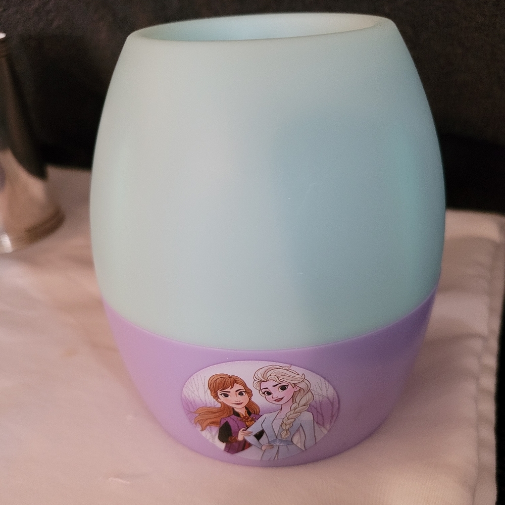 Disney Collectable - Picture 1 of 6